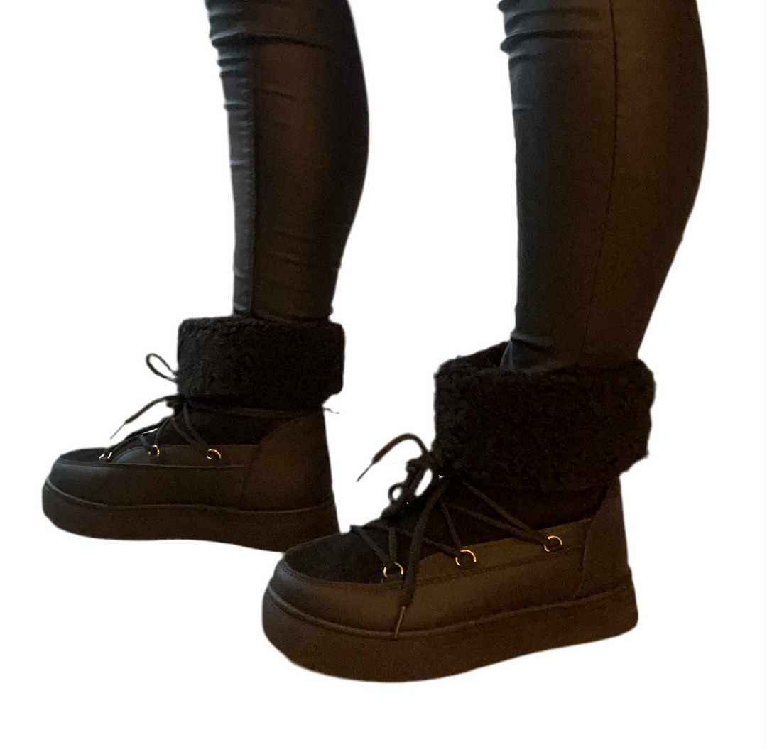 Stylish vegan boots online